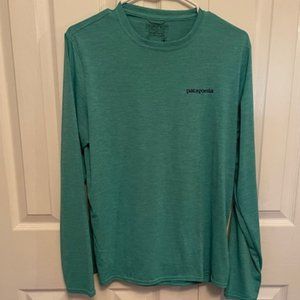 Patagonia Men's Light Green Long Sleeve Tee size small